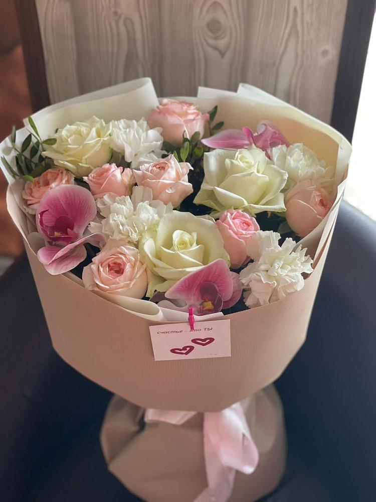 Букет цветов из: Орхидеи, Розы и Гвоздики в Леонтьево