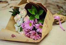 Букет цветов из:  Розы и Хризантемы #REPLACE_PRED# Леонтьево