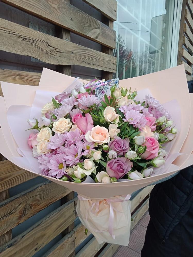 Букет цветов из: Розы и Хризантемы в Леонтьево