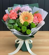 Букет цветов из:  Гвоздики, Розы, Герберы и Хризантемы в Леонтьево