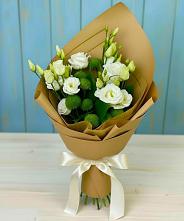 Букет цветов из:  Хризантемы и Лизиантусы в Леонтьево