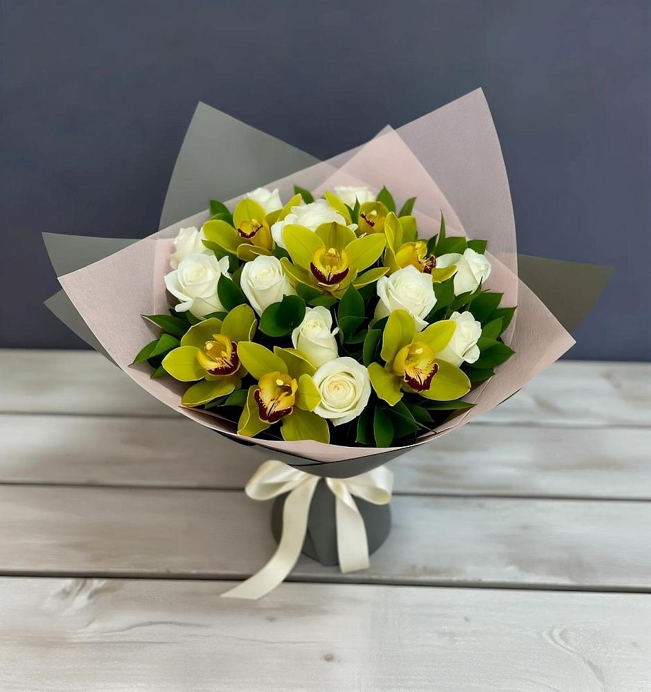 Букет цветов из: Орхидеи и Розы в Леонтьево