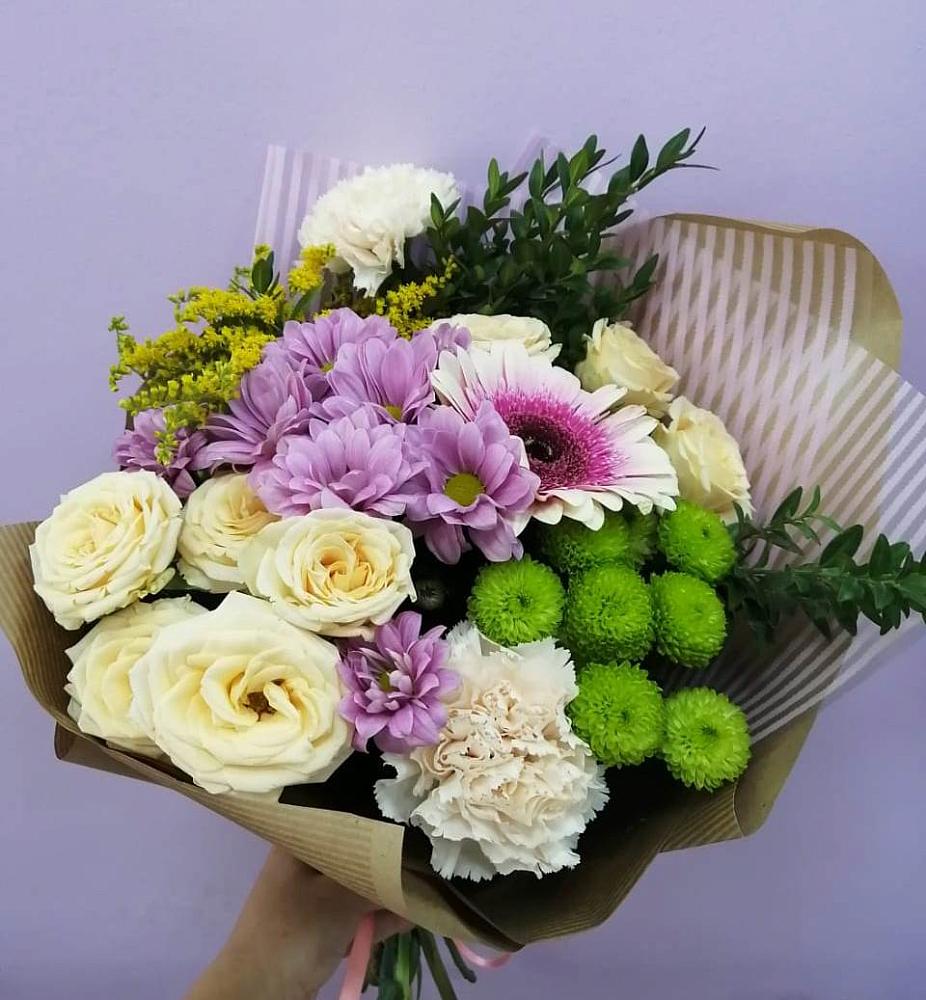 Букет цветов из: Хризантемы, Розы, Гвоздики и Герберы в Леонтьево