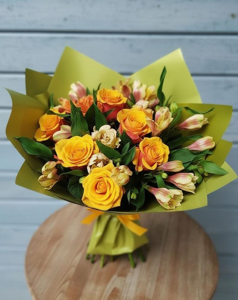 Букет цветов из: Альстромерии и Розы в Леонтьево