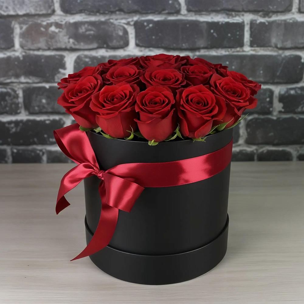 Цветочная композиция из Розы в шляпной коробке в Леонтьево