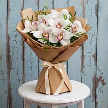Букет цветов из:  Орхидеи и Розы в Леонтьево