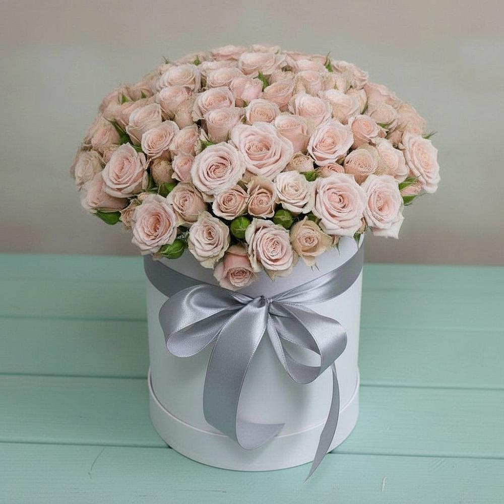 Цветочная композиция из Розы в шляпной коробке в Леонтьево