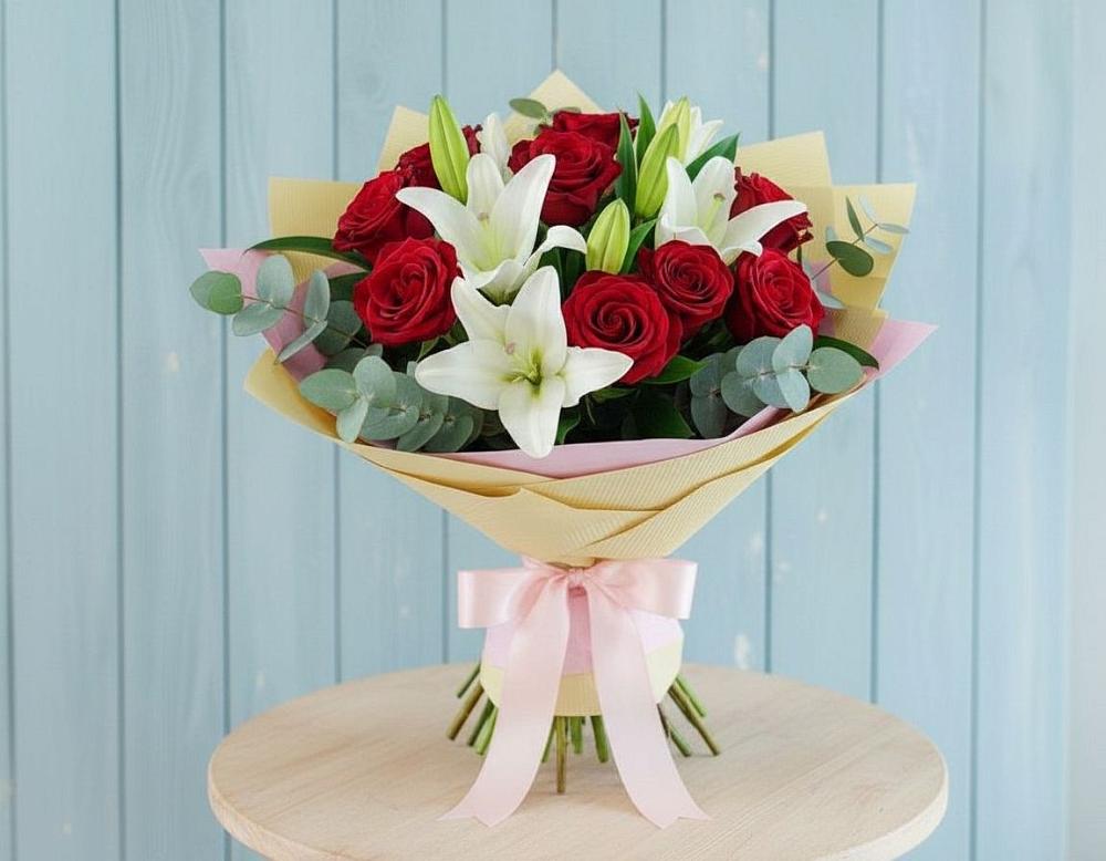 Букет цветов из: Лилии и Розы в Леонтьево